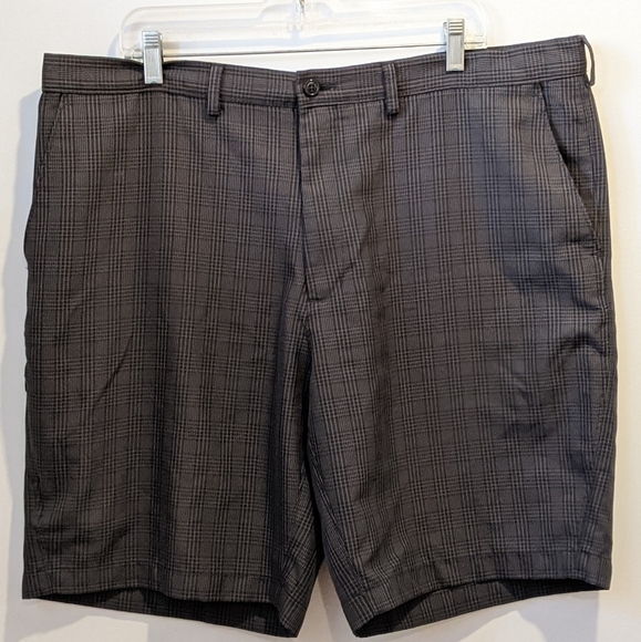 HAGGAR grey plaid shorts sz 42 - Picture 1 of 6